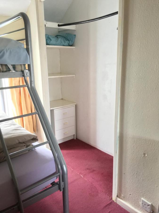 Pantyrathro International Hostel Carmarthen Esterno foto