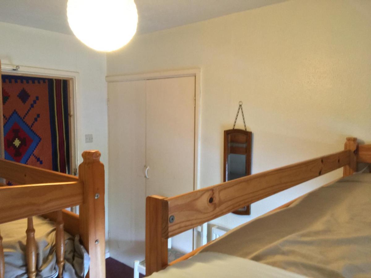 Pantyrathro International Hostel Carmarthen Esterno foto