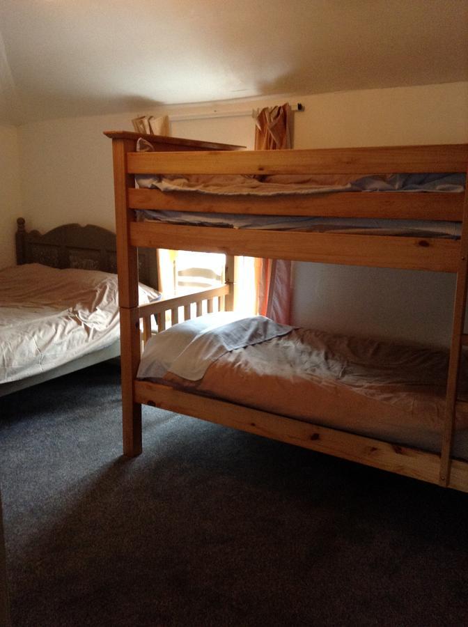 Pantyrathro International Hostel Carmarthen Esterno foto