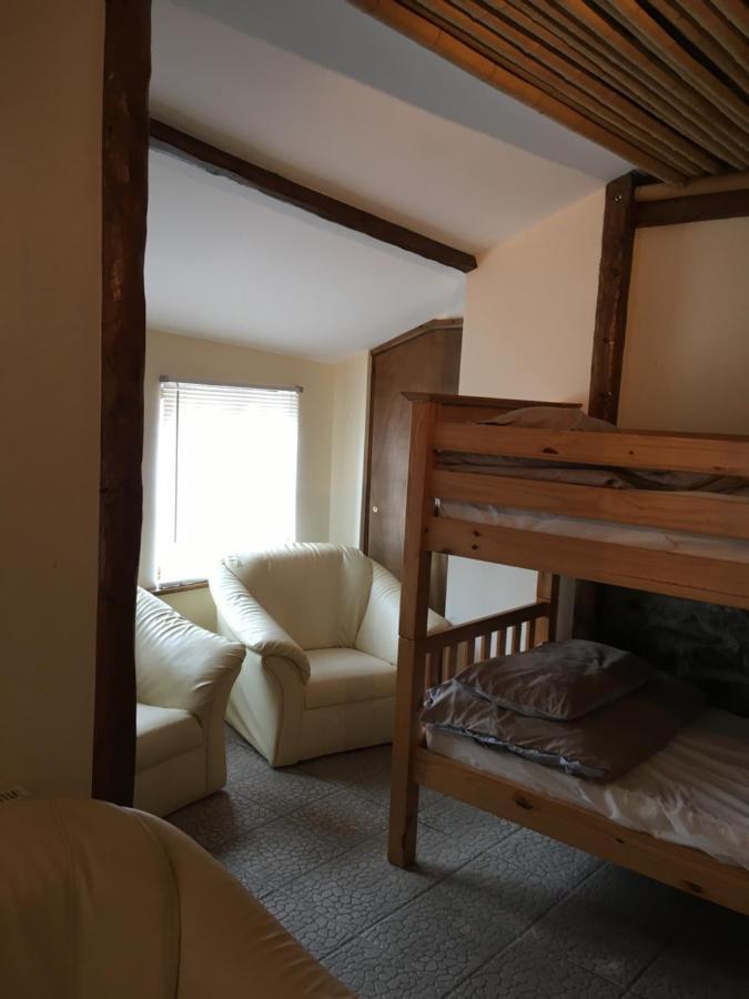 Pantyrathro International Hostel Carmarthen Esterno foto