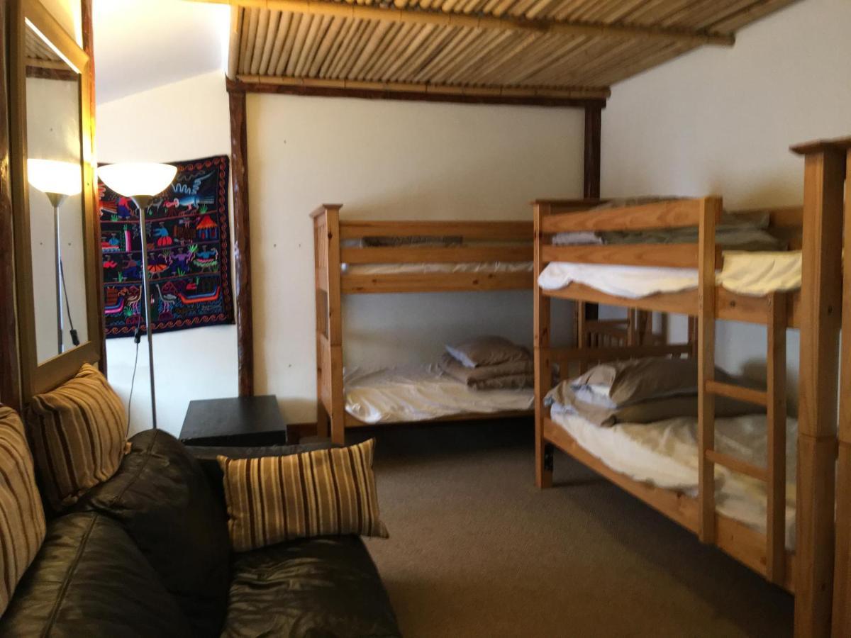 Pantyrathro International Hostel Carmarthen Esterno foto
